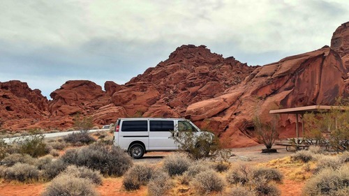 Bygg om en skåpbil och åk på roadtrip